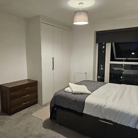 Heart Of Birmingham,1 Bed Spacious Apartment *